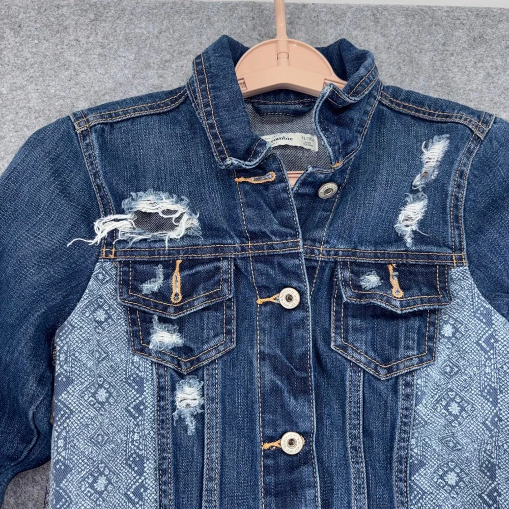Abercrombie Kids Distressed Denim Jacket Blue Geometric Pattern XL 16 Trucker